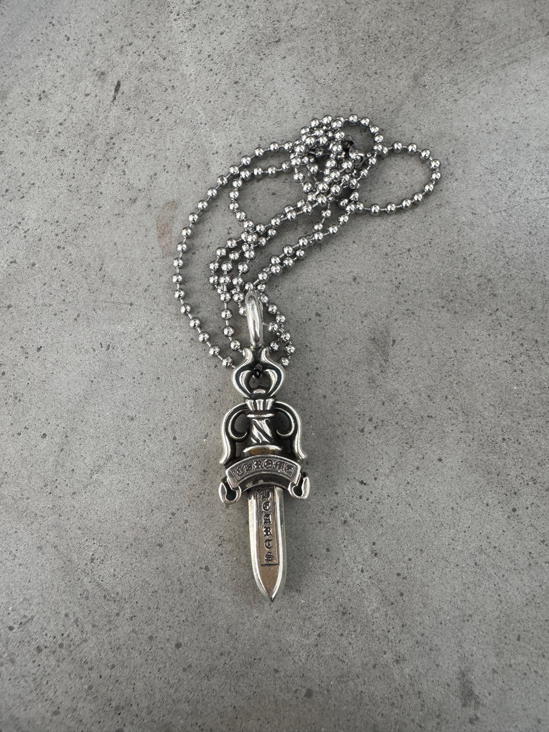CHROME HEARTS DOUBLE DAGGER PENDANT