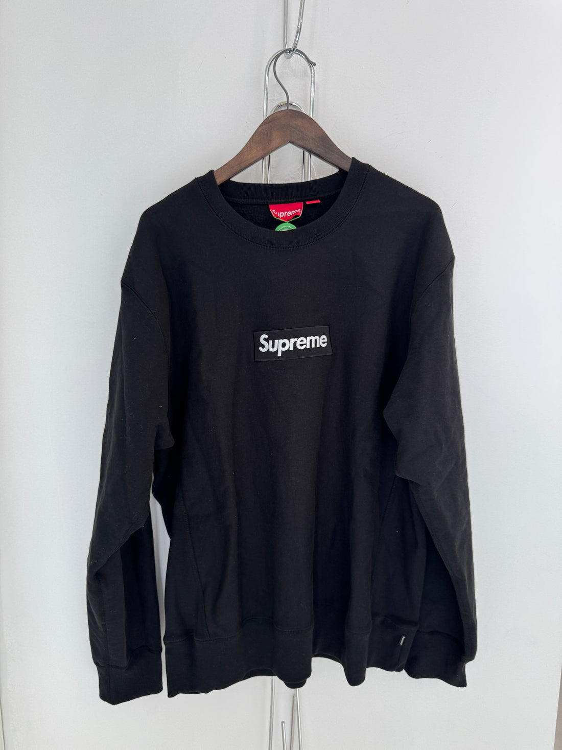 SUPREME BLACK BOGO CREWNECK