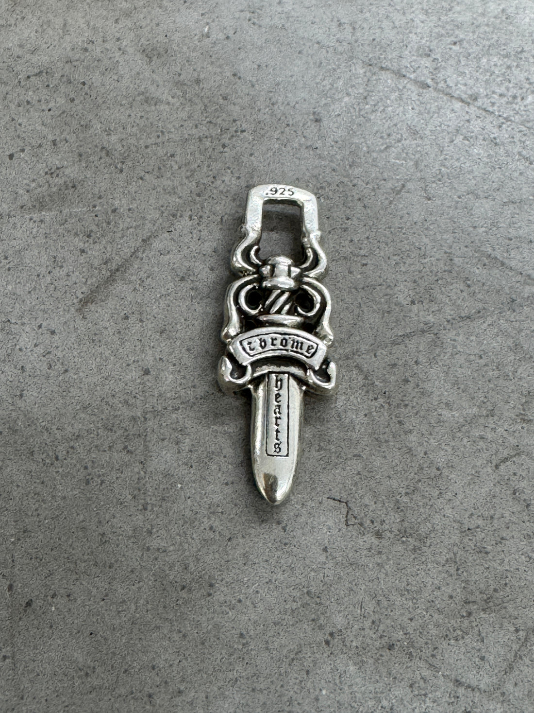 CHROME HEARTS ZIPPER DAGGER PENDANT