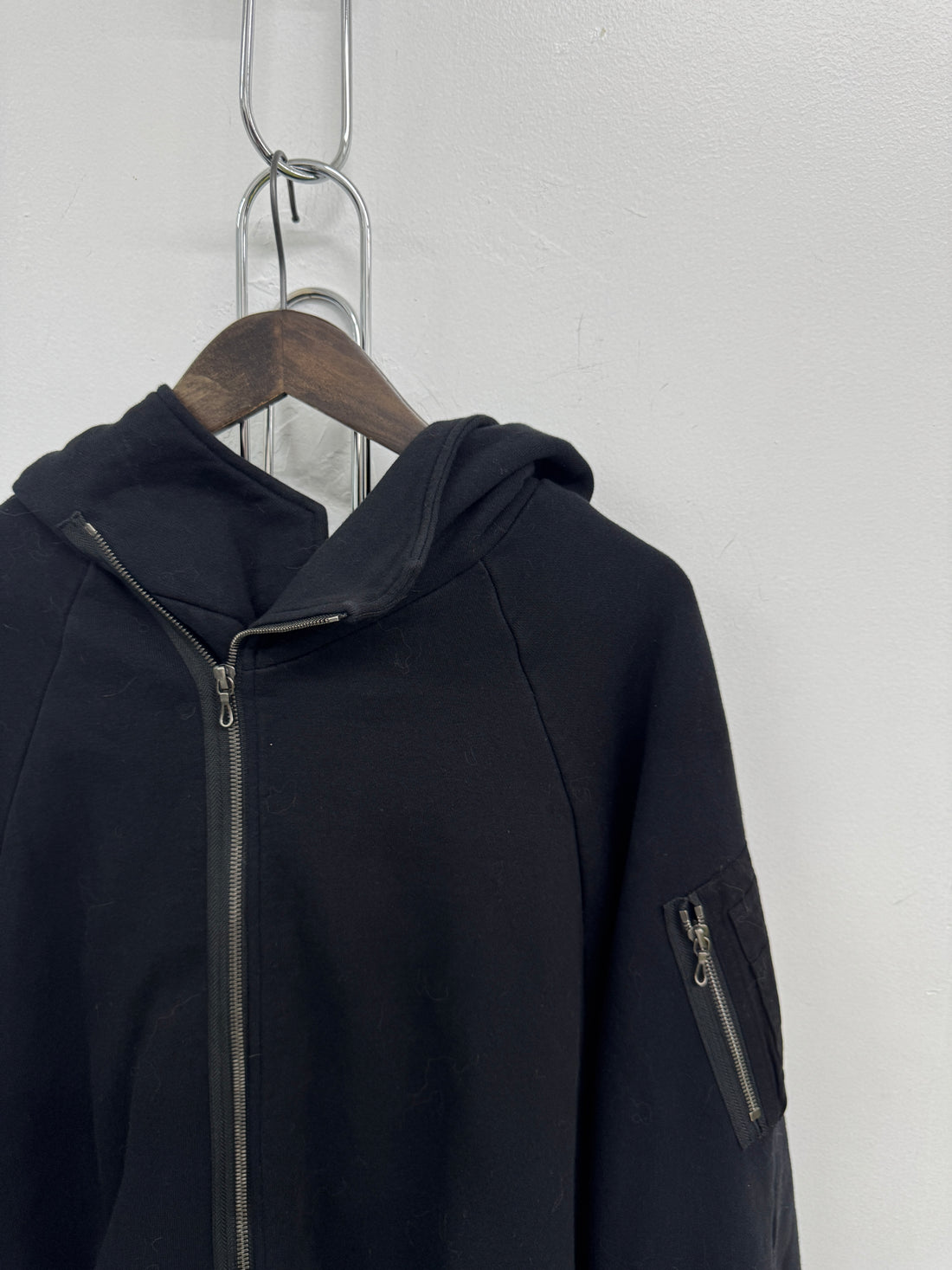 JULIUS ASYMETRICAL BOMBER HOODIE