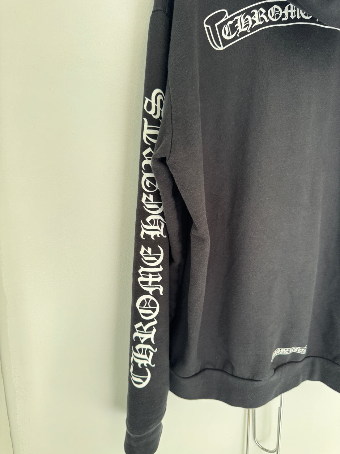 CHROME HEARTS SCROLL LOGO HOODIE