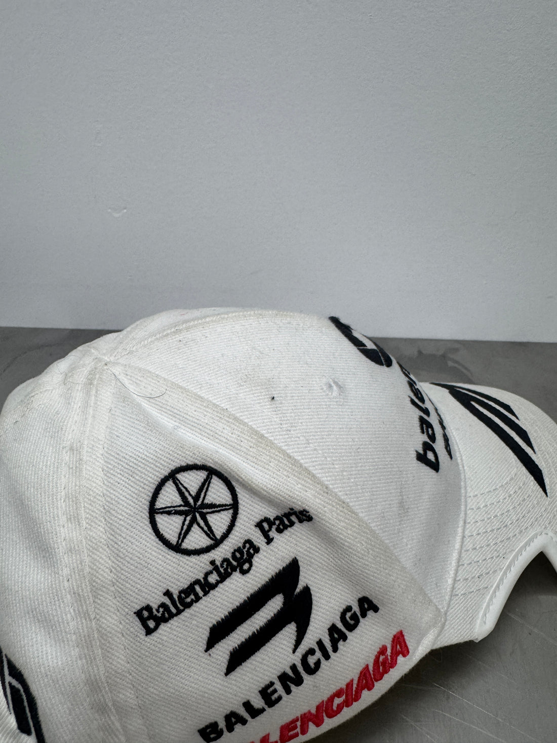 BALENCIAGA MULTI LOGO TEAM HAT